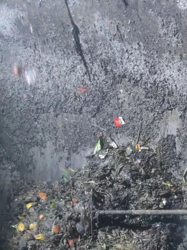 叠彩污水池清理